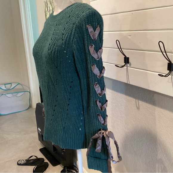 K. Jordan Fall Sweater - Picture 3 of 5